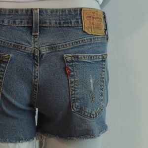 CUT-OFF FRAYED DISTRESSED SZ 3 JR LEVI'S SHORTS